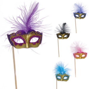 Vénitiens, Masque carnaval, Masques à Plumes : 200 pièces - Dimensions hors pique : H. 8,5 cm | L. 7 cm - Sur pique en bois - Référence : 7055 - Matière : Plume et plastique - Couleur :  Doré et bleu, violet ou rose - Modèles aléatoires - Collection : Les Plumes - décoration pour gâteaux, glaces et cocktails - Mondo Déco entreprise française