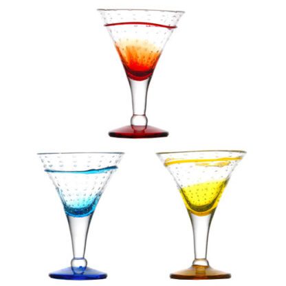 Coupes Saveur Alizée - coupe à glace et dessert - Couleurs : rouge, bleu, jaune, en transparence - fabrication artisanale, verre soufflé à la bouche, pièces uniques. Verre à pied, forme de la coupe évasée. Mondo Déco, entreprise française