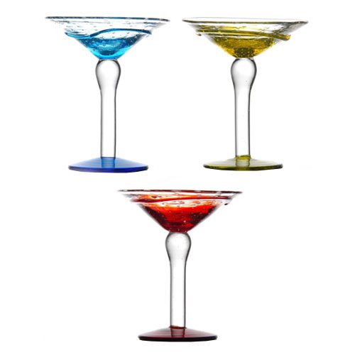 Descriptif des coupes Gourmande : Référence : 5002 6 pièces : 547 gr/pièce Dimensions : H. 19,5 cm | Ø 17 cm Contenance : 35 cl Matière : Verre soufflé Couleur : Bleu, rouge, jaune Collection Alizée Fabrication artisanale, pièces uniques Passable en lave-vaisselle