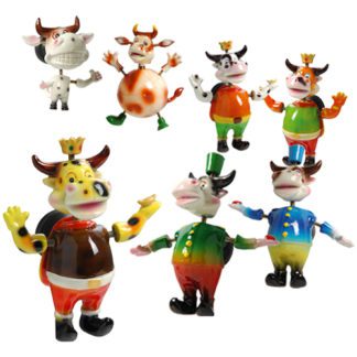 Magnets vaches assorties - magnet fun, drôles rigolos / originaux - 12 pièces - Dimensions : Hauteur de 8 à 9 cm - Référence : 892D - Matière : Résine - Couleur : Multicolore - Modèles aléatoires et assortis - décors glaces, cocktails et pâtisseries - mondo déco entreprise française