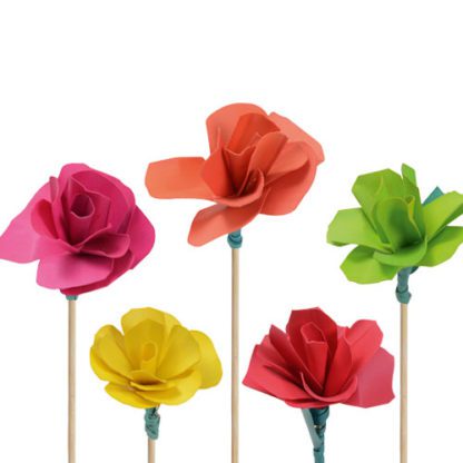 Fleurs Bois sur pique : Sur pique longue en bois - 200 pièces - Dimensions : Ø 6 cm - Référence : 7104 - Matière : Bois - Couleur : Uni, rose, orange, jaune, rouge ou vert... Modèles aléatoires - Décors pour glaces et cocktails - mondo déco entreprise française