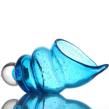 Conches bleues : Fabrication artisanale, verre soufflé à la bouche, pièces uniques. Contenant à glace, pot à glace, très original, en verre soufflé, bleu. Mondo Déco, entreprise française