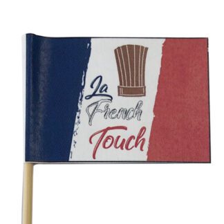 Drapeaux French Touch Marrons : Peut servir de pique à viande 500 pièces Sur pique en bois de 15 cm Dimensions hors pique : H. 3,5 cm | L. 5 cm Couleurs : bleu, blanc, rouge et marron Matière : papier Référence : 7288M Décoration glaces et cocktails - Mondo Déco entreprise française