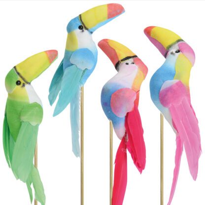 Toucans Colorés : Pique en bois inclus - 200 pièces - Dimensions : H. 14 cm - Dimensions hors pique - Référence : 7314 - matière : Tissu et plumes - Couleur : Multicolore - Modèles aléatoires - Mondo Déco entreprise française