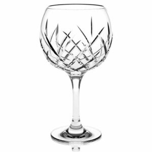 Descriptif des Verres Gin Vintage : Référence : 5676 6 pièces Dimensions : H.20 cm Ø 8.6 cm Contenance : 62 cl Matière : Verre Couleur : Transparent Compatible lave-vaisselle