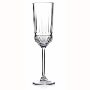 Descriptif des Coupes à champagne Scandale: Référence : 5802 6 pièces Dimensions : H.22,3 cm Ø 5,8 cm Contenance : 18 cl Matière : Verre Couleur : Transparent Compatible lave-vaisselle