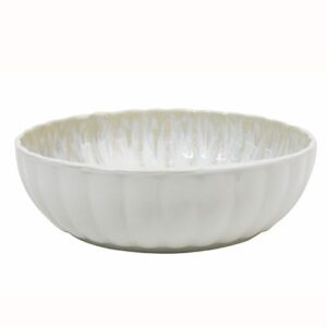 Descriptif des Bols à salade Eternelle : Référence : 5815 6 pièces Dimensions : ø 19.4 cm H 6 cm Matière : Céramique Couleur : Beige/Blanc Compatible lave-vaisselle