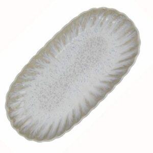 Descriptif des Assiettes Eternelle Ovale : Référence : 5816 6 pièces Dimensions : 31x 23 cm H 3.8 cm Matière : Céramique Couleur : Beige/Blanc Compatible lave-vaisselle