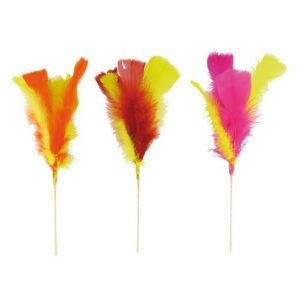 Descriptif des Plumes bicolores sur pique : Plumes décoratives pour vos glaces et cocktails 320 pièces Dimensions hors pique : H 14 cm Sur pique en bois Référence : 7008A Matière : synthétique Couleur : multicolore