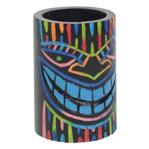 Descriptif du Porte-verre Little Tiki : 1 pièce Dimensions : H 15 cm ø8cm Référence : 275 Matière : Bois Couleur : multicolore Découvrez les verres et coupes adaptables