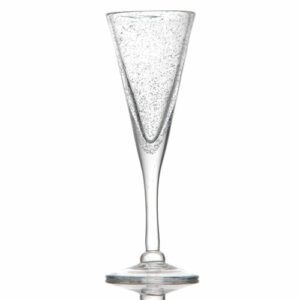 Flûtes Bullées : 6 pièces Dimensions : H. 25 cm | Ø 8,5 cm Contenance : 20 cl Référence : 526B Matière : verre soufflé Couleur : Transparent Compatible lave-vaisselle Éviter les chocs thermiques ** Nos verres et coupes, de fabrication artisanale, sont des pièces uniques. De fait, les dimensions et couleurs peuvent légèrement varier d'une pièce à l'autre **