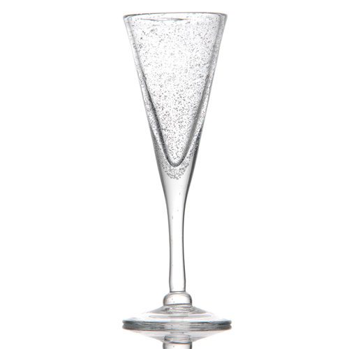 Flûtes Bullées : 6 pièces Dimensions : H. 25 cm | Ø 8,5 cm Contenance : 20 cl Référence : 526B Matière : verre soufflé Couleur : Transparent Compatible lave-vaisselle Éviter les chocs thermiques ** Nos verres et coupes, de fabrication artisanale, sont des pièces uniques. De fait, les dimensions et couleurs peuvent légèrement varier d'une pièce à l'autre **