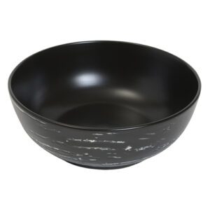 Descriptif des Bols noirs signature : Référence : 5317 6 pièces Dimensions : ø 23 cm H 8,3 cm Matière : Porcelaine Couleur : noir Compatible lave-vaisselle et micro-ondes