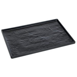 Descriptif des Assiettes rectangle Tanneur GM : Référence : 5365 6 pièces Dimensions : 35 x 24 cm Matière : Porcelaine Couleur : Noir Compatible lave-vaisselle