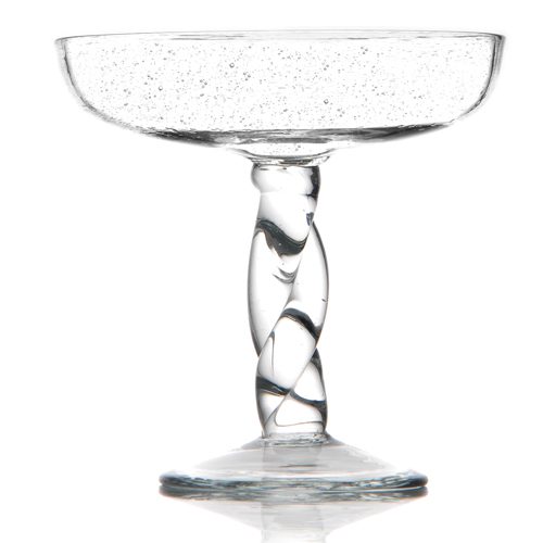 Coupes Bella bullées 6 pièces Dimensions : H. 16,5 cm | Ø 16,5 cm Contenance : 35 cl Référence : 5405 Matière : verre soufflé Couleur : Transparent Compatible lave-vaisselle Éviter les chocs thermiques ** Nos verres et coupes, de fabrication artisanale, sont des pièces uniques. De fait, les dimensions et couleurs peuvent légèrement varier d'une pièce à l'autre **