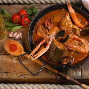 Plateaux et assiettes de la mer