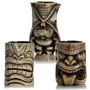 Descriptif des Set 3 mugs Tiki verres en céramique : Référence : 5572 Dimensions :H. 12,7 à 18 cm Ø7 à 9 cm Contenance : 48 + 35 + 50 cl Matière : Céramique Couleur : Multicolore Compatible lave-vaisselle Éviter les chocs thermiques