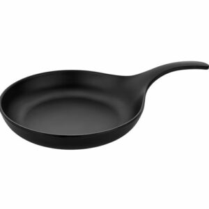 Descriptif des Poêles Noires GM Mélamine : Assiettes légères et résistantes aux chocs Résistantes à la chaleur jusqu'à 100°C 6 pièces Dimensions : ø 24 cm - H 6,9 cm Référence : 5592 Matière : mélamine Couleur : noir Compatible lave-vaisselle
