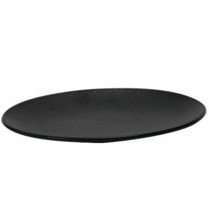 Descriptif des Assiettes Ovales Noires mate GM Mélamine : Assiettes légères et résistantes aux chocs Résistantes à la chaleur jusqu'à 100°C 6 pièces Dimensions : 35 X 26 cm Référence : 5658 Matière : mélamine Couleur : noir Compatible lave-vaisselle