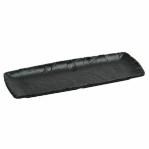 Descriptif des Plateaux Noir PM Mélamine : Assiettes légères et résistantes aux chocs Résistantes à la chaleur jusqu'à 100°C 6 pièces Dimensions : 28,5 cm x 12 cm H 3 cm Référence : 5717 Matière : mélamine Couleur : noir Compatible lave-vaisselle