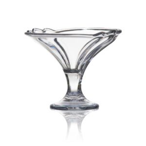 Descriptif des Coupes Fleur GM polycarbonate  : Référence : 5761 4 pièces Dimensions : H.12,6 cm Ø16,5 cm Contenance : 31 cl Matière : Polycarbonate Couleur : Transparent Compatible lave-vaisselle Incassables