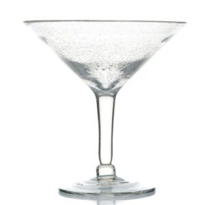 Verres géants Martini bullés : Fabrication artisanale 2 pièces Dimensions : H. 27 cm | Ø 26 cm Contenance : 2,5 L Matière : Verre soufflé Couleur : Transparent Référence : 5784 Passable en lave-vaisselle Éviter les chocs thermiques ** Nos verres et coupes, de fabrication artisanale, sont des pièces uniques. De fait, les dimensions et couleurs peuvent légèrement varier d'une pièce à l'autre ** verre à cocktail géant