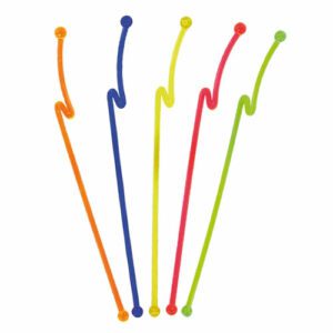 Descriptif des Mélangeurs N : 200 pièces Dimensions : H. 21 cm Référence : 7020 Matière : Plastique réutilisable Couleur : Multicolore