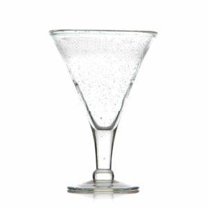 Coupes Saveur bullée : Fabrication artisanale Éviter les chocs thermiques Référence : 5001B 6 pièces Dimensions : H 19 cm - Ø 14 cm Contenance : 40 cl Matière : Verre soufflé Couleur : transparent Compatible lave-vaisselle ** Nos verres et coupes, de fabrication artisanale, sont des pièces uniques. De fait, les dimensions et couleurs peuvent légèrement varier d'une pièce à l'autre **