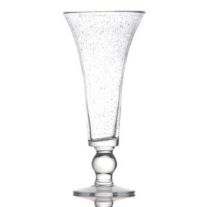 Coupes Mexico bullées : 6 pièces Dimensions : H. 25 cm | Ø 11 cm Contenance : 42 cl Référence : 515B Matière : verre soufflé Couleur : Transparent Compatible lave-vaisselle Éviter les chocs thermiques ** Nos verres et coupes, de fabrication artisanale, sont des pièces uniques. De fait, les dimensions et couleurs peuvent légèrement varier d'une pièce à l'autre **