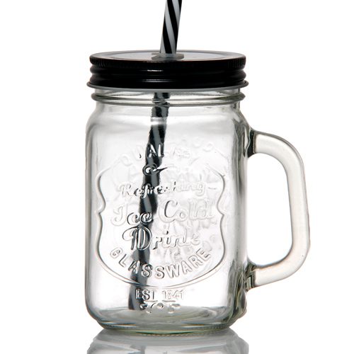 jarre "Cold Drink" : Vendu avec sa paille réutilisable Référence : 5266 3 pièces Dimensions : H.14,7 - Ø 8 cm Contenance : 40 cl Matière : Verre, métal Couleur : Transparent, noir Compatible lave-vaisselle
