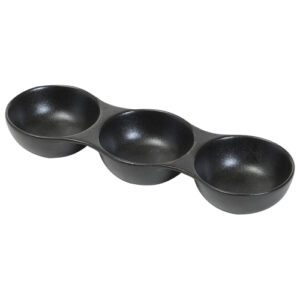 Bols 3 compartiments noirs : Référence : 5321 6 pièces Dimensions : 24 x 7,5 cm H.3,5 cm Matière : céramique Couleur : noir Compatible lave-vaisselle