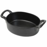 plats à gratin noirs : Référence : 5322 6 pièces Dimensions : 13 x 10 cm H.4 cm Matière : céramique Couleur : noir Compatible lave-vaisselle Incompatible four