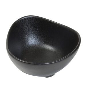 sauciers noirs : Référence : 5323 12 pièces Dimensions : Ø 9,5 cm H.4,5 cm Matière : céramique Couleur : noir Compatible lave-vaisselle