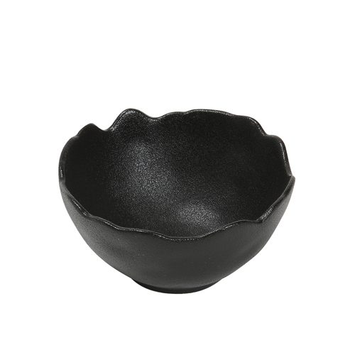 petit bol noir : Bords irréguliers, type coquille d'œuf cassée Référence : 5516 6 pièces Dimensions: H. 4.6 cm; Ø 9.6 cm Matière : céramique Couleur : noir Compatible lave-vaisselle Support vendu séparément (référence 5518)