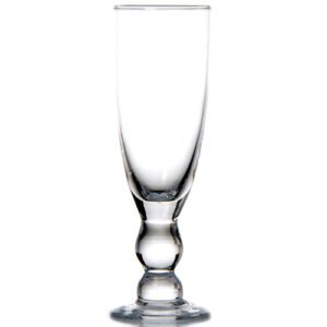 Verre cocktail Edmund : Référence : 5632 8 pièces Dimensions : H.21,1 cm - Ø 6,8 cm Contenance : 32 cl Matière : verre Couleur : transparent Compatible lave-vaisselle