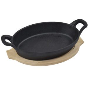 plat en fonte + support en bois : Référence : 5651 1 pièce (plat + support bois) Dimensions : 27,5 x 15,5 cm Longueur avec poignée : 38,5 cm Matière : fonte, bois Couleur : noir, beige Compatible four Bien respecter la notice d'utilisation