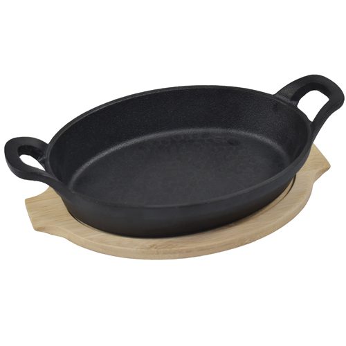 plat en fonte + support en bois : Référence : 5651 1 pièce (plat + support bois) Dimensions : 27,5 x 15,5 cm Longueur avec poignée : 38,5 cm Matière : fonte, bois Couleur : noir, beige Compatible four Bien respecter la notice d'utilisation