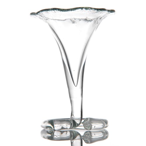 Descriptif de la Corne d'abondance : 1 pièce Dimensions : H. 20,5 cm Ø15,5 cm Contenance : 35 cl Référence : 542 Matière : Verre soufflé Couleur : transparent Compatible lave-vaisselle Coupe soufflée à la bouche, la taille peut varier spéciale HORECA