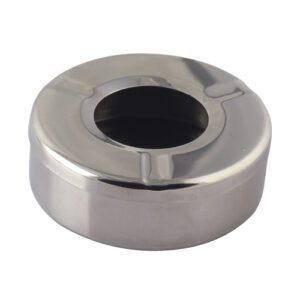 Cendrier coupe-vent inox : Coupe-vent : empêche les cendres de s'envoler vers les tables voisines Lot de 3 Dimensions : Ø 8,9 cm Matière : acier inoxydable Couleur : argenté Référence : 5484