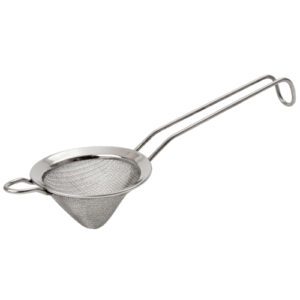 Passoire fine : Idéal pour la préparation de cocktails variés Vendu à l'unité Manche courbé Dimensions : 23 x 7,5 cm Matière : acier inoxydable Couleur : argenté Référence : 5493 Facile à nettoyer, parfait pour HORECA