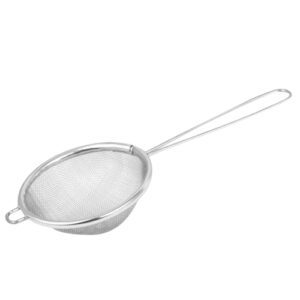 Passoire fine profonde : Idéal pour la préparation de cocktails variés Vendu à l'unité Dimensions : 20,7 x 8 cm Matière : acier inoxydable Couleur : argenté Référence : 5496 Facile à nettoyer, parfait pour HORECA